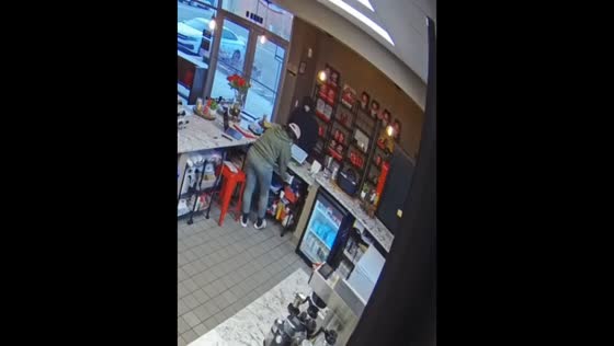 Calm response to robbery in Albuquerque, USA