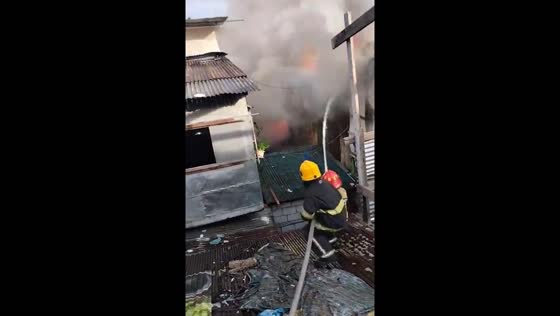 Fire breaks out in residential area of Sta. Ana, Manila