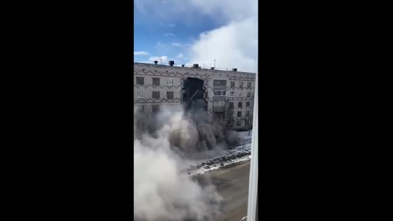 Video captures building collapse in Pechora, Russia