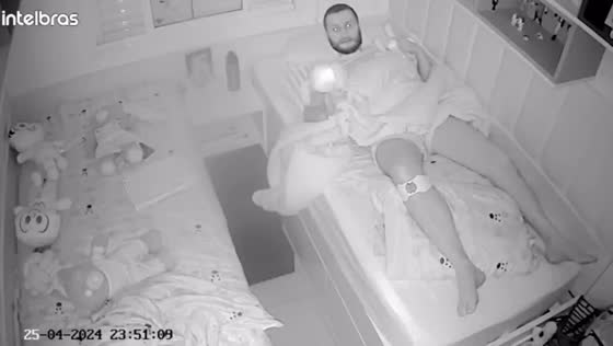 Stuffed toy falls on sleeping man in São Paulo, Brazil