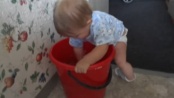 Little girl accidentally falls into bucket while playing in Saint Petersburg, Russia