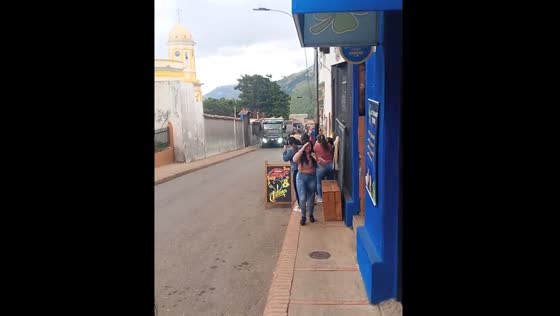Truck crashes after rolling downhill in El Cobre