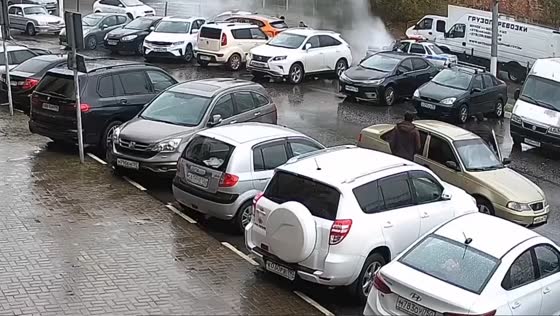 High-speed chase ends in chaos: driver crashes into police vehicle and parked cars