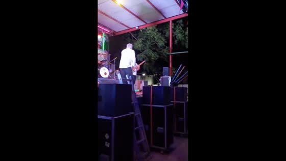 Singer takes unexpected fall from stage during performance in Cáceres, Spain