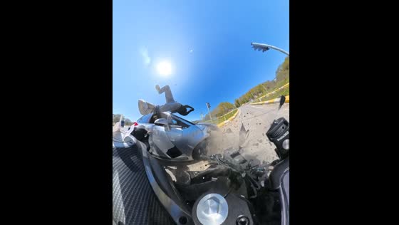 Motorcycle collides with car that runs red light in Şile
