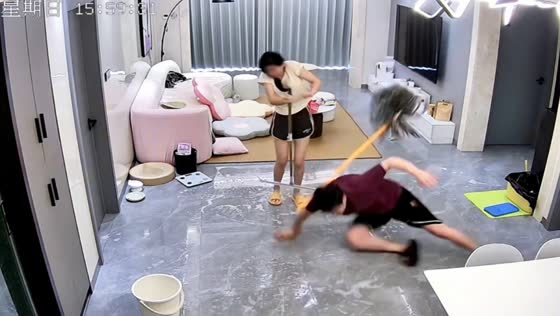 Man slips while moonwalking and gets scolded in Hunan, China