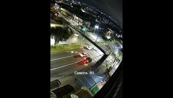 Hit-and-run incident captured at intersection in Quito, Ecuador