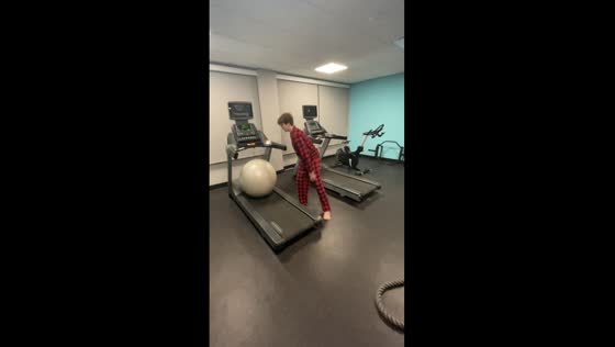 Treadmill mishap: balloon ball gets devoured!