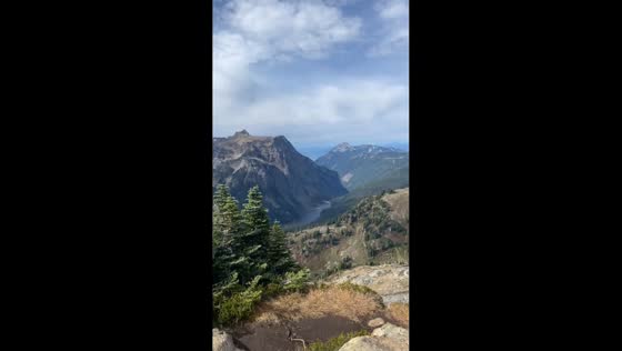 Breathtaking views of the North Cascades in Washington, USA