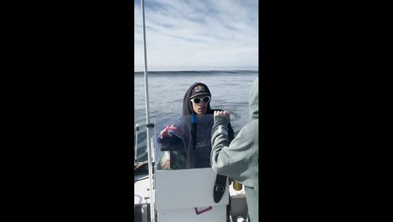 Big wave surprises boaters in San Diego, USA