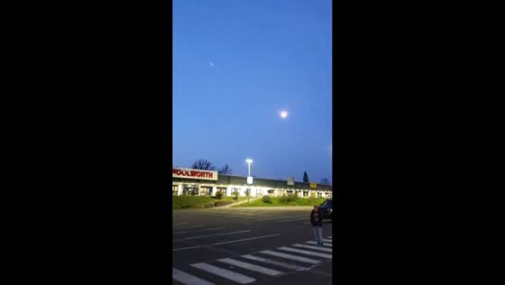 Bright meteor streaks across sky over Bous, Saarland, Germany