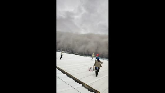 Severe dust storm reduces visibility across Xinjiang, China