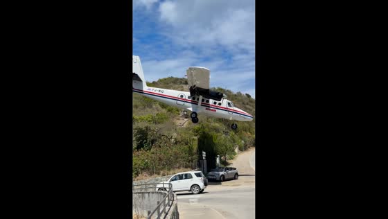 Close-up video captures insane plane landing in St. Jean, Saint Barthélemy