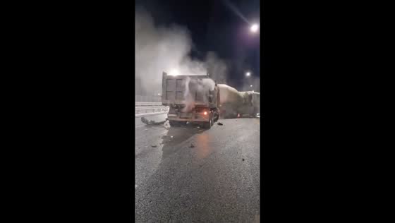 Major multi-vehicle crash on icy toll road in Moscow, Russia