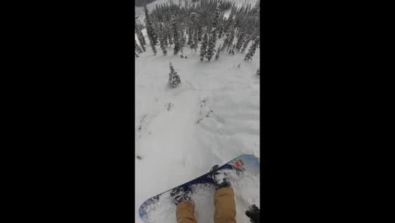 Snowboarder crashes twice after failed jump in Colorado, USA