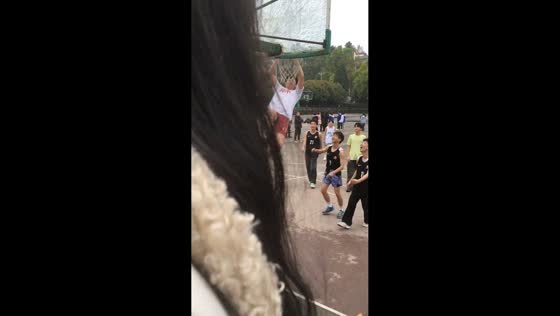 Basketball backboard shatters during dunk in Hunan, China