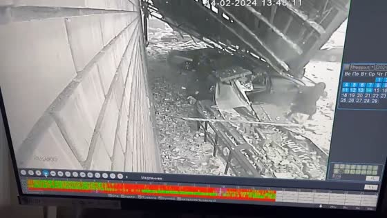 Near miss: woman escapes unharmed as roof collapses in Barnaul snowstorm