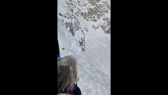 Thrilling avalanche unfolds: Sottocavi run at Monte Bianco Skyway, Courmayeur, Italy