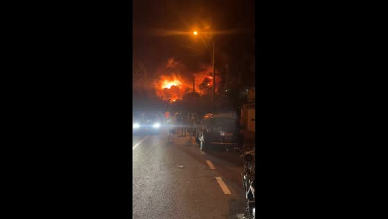 Major warehouse fire sends thick smoke over Bucharest, Romania