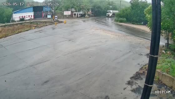 Tanker truck overturns and leaks contents in Hebei, China