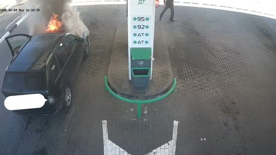 Smoking car catches fire at gas station in Gomel, Belarus