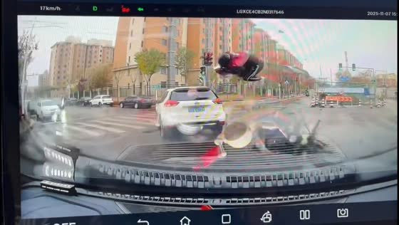 Electric bicycle collides with SUV in Beijing, China