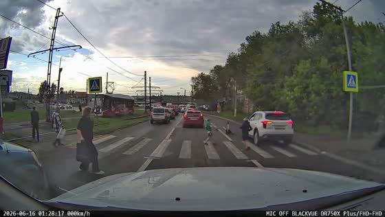 Child hit by SUV at pedestrian crossing in Magnitogorsk, Russia