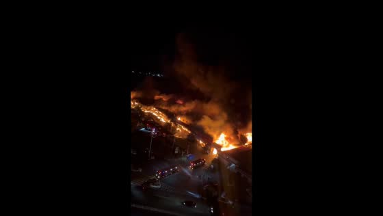 Massive fire engulfs large complex as emergency crews respond in Hebei, China