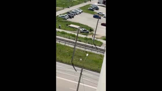 Electric scooter rider outsmarts police during chase in Magnitogorsk, Russia