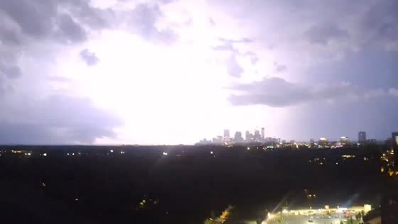 Lightning and thunder rumble as storm approaches Atlanta, USA