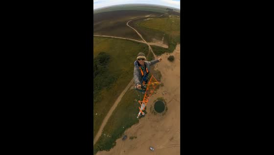 Telecom tower erection: 69m mast for broadcasting & wireless links in La Pampa, Argentina