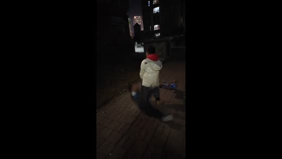Boy slips while showing off kicking skills in Jilin, China