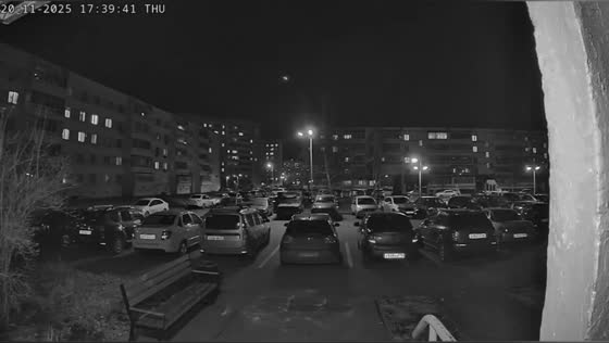 Bright meteor streaks across evening sky in Naberezhnye Chelny, Russia