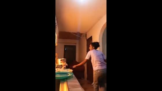 Pan catches fire during cooking prep in Maracaibo, Venezuela