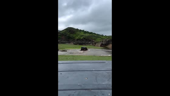 Off-road SUV successfully crosses river in Rajasthan, India