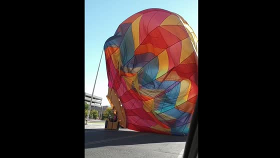 Hot air balloon incident draws emergency response in Albuquerque, USA