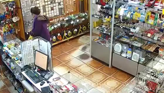 Elderly woman goes on axe-wielding rampage at Rzhev store, causes extensive damage