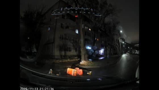 Delivery rider injured in collision inside courtyard in St. Petersburg, Russia