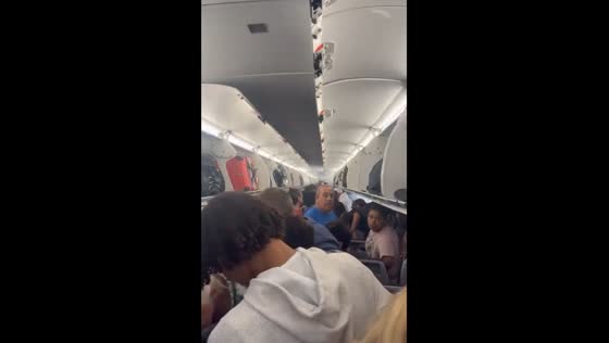 Laptop battery fire prompts evacuation and injuries on American Airlines flight at SFO
