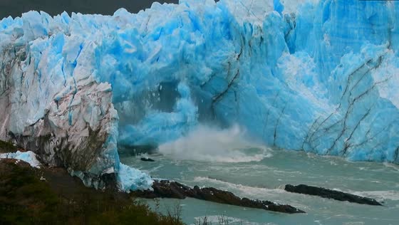 Perito Moreno Glacier's majestic frontal rupture: nature's dynamic spectacle unveiled