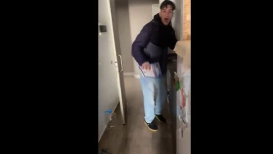 Surprise visit startles boyfriend: unexpected reunion in Buenos Aires