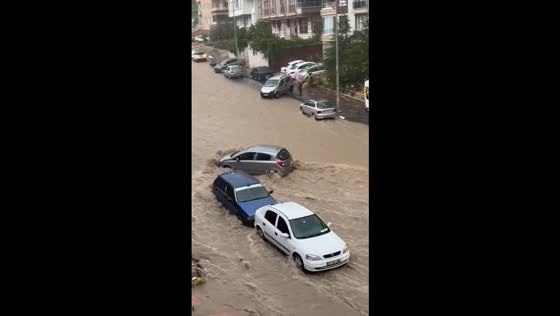Heavy rain causes severe street flooding in Keçiören, Turkey