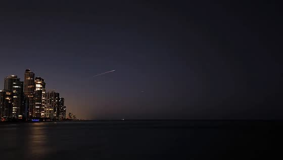 Florida residents amazed by SpaceX Falcon Heavy Rocket launch