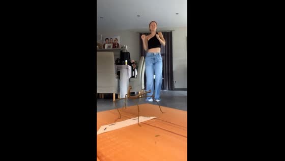 Dendermonde dance: stick bug serenade