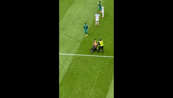 Pitch invader tackled after on-field chase in Seattle, USA