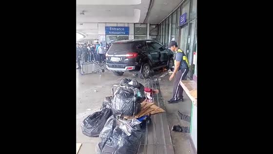 SUV crashes into Manila airport entrance
