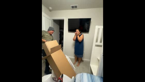 Parents surprised with Thermomix TM7 Christmas gift in Davenport, USA