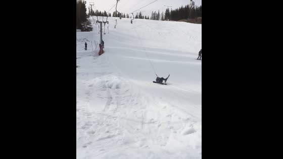 Kid falls on ski lift in Dömle, Sweden