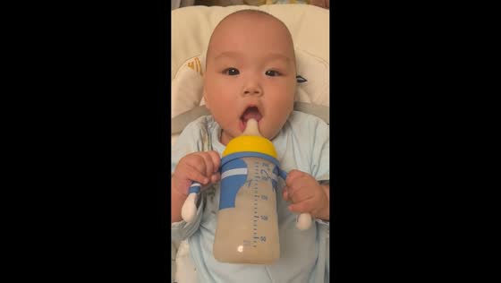 Baby startled while dozing off in Heilongjiang, China