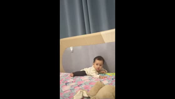 Baby gets startled by sneeze in Hebei, China 